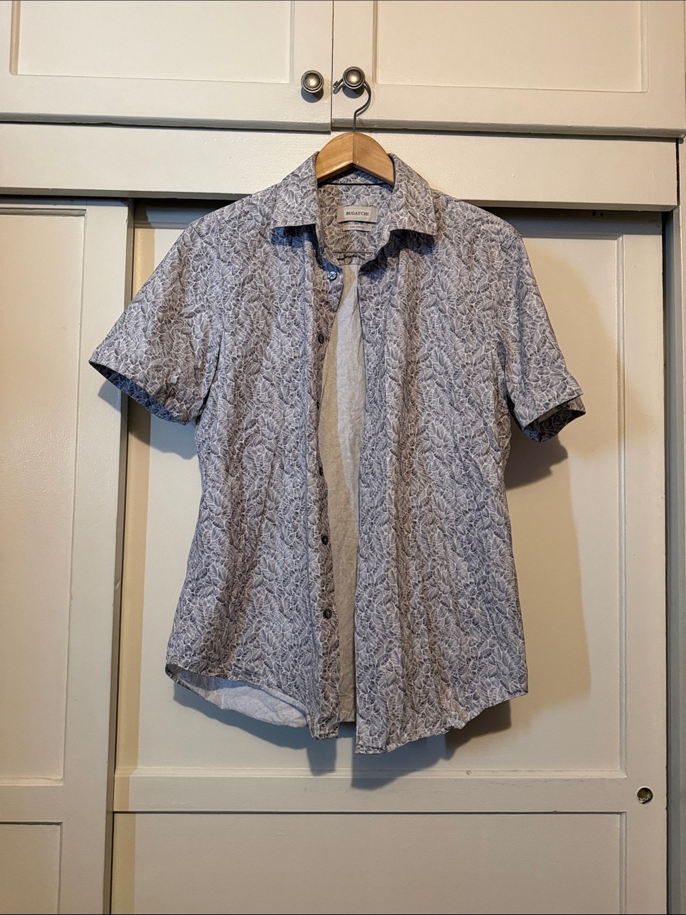 Bugatchi Short-Sleeve Button-Down Shirt - Light Blue and Leaf Print